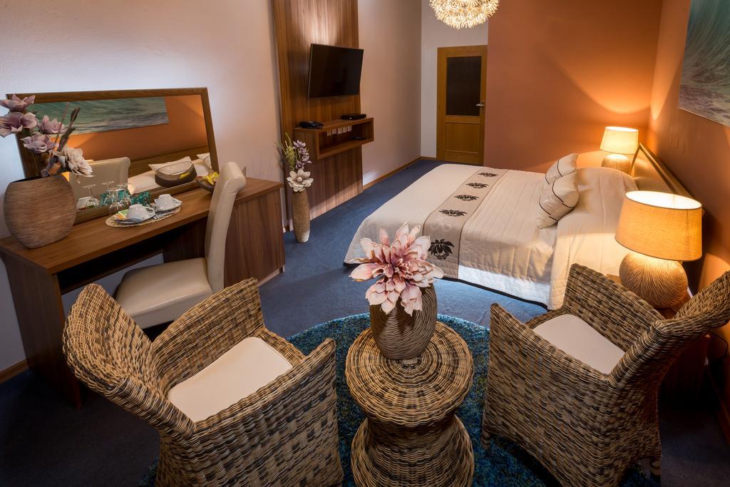 Sareza Hotel Ostrava Bagian luar foto
