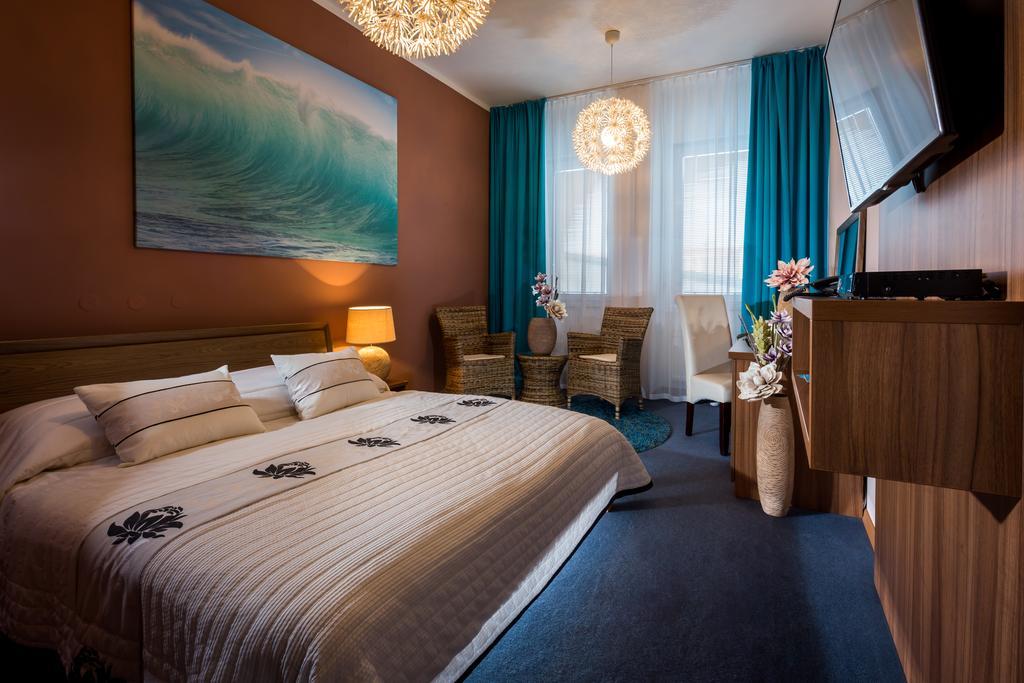 Sareza Hotel Ostrava Bagian luar foto