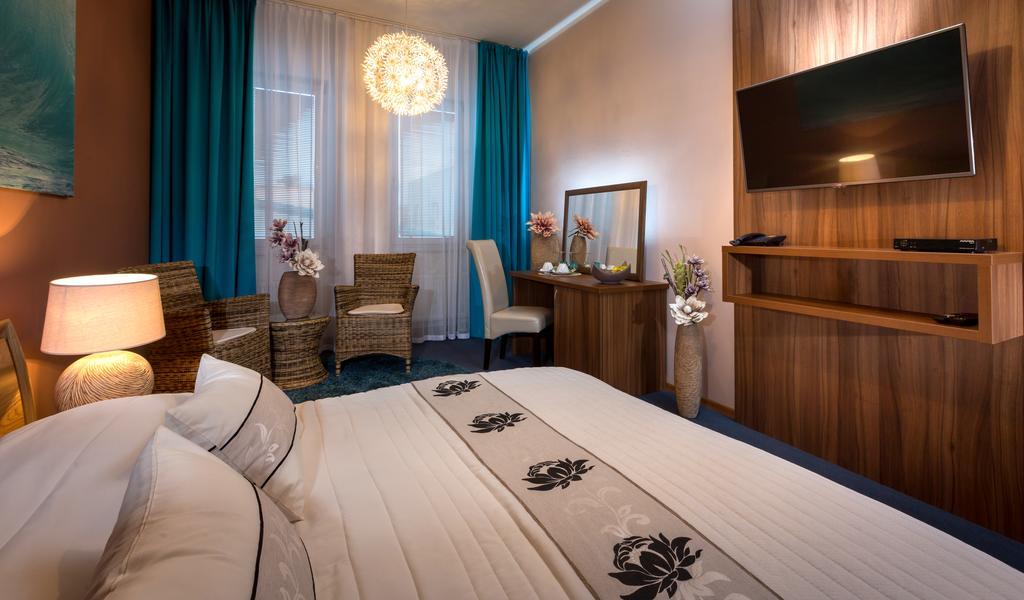 Sareza Hotel Ostrava Bagian luar foto