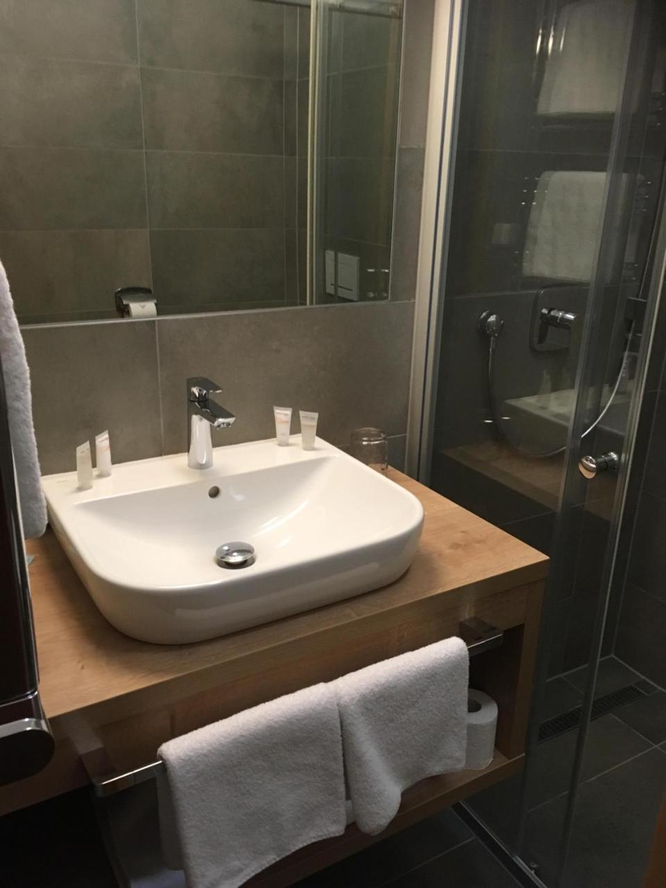 Sareza Hotel Ostrava Bagian luar foto